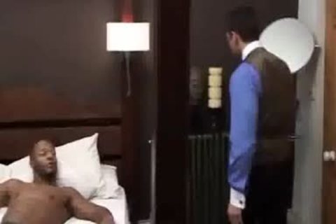 Steve Hunt bonks Eddie Diaz