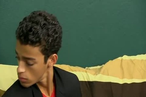 twink Dustin Cooper Enjoys Sitting On Prestons big cock