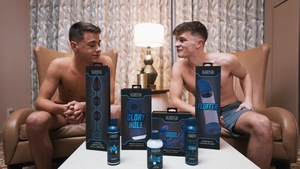 Men: Fluffer Pump Makes Their Cocks Huge